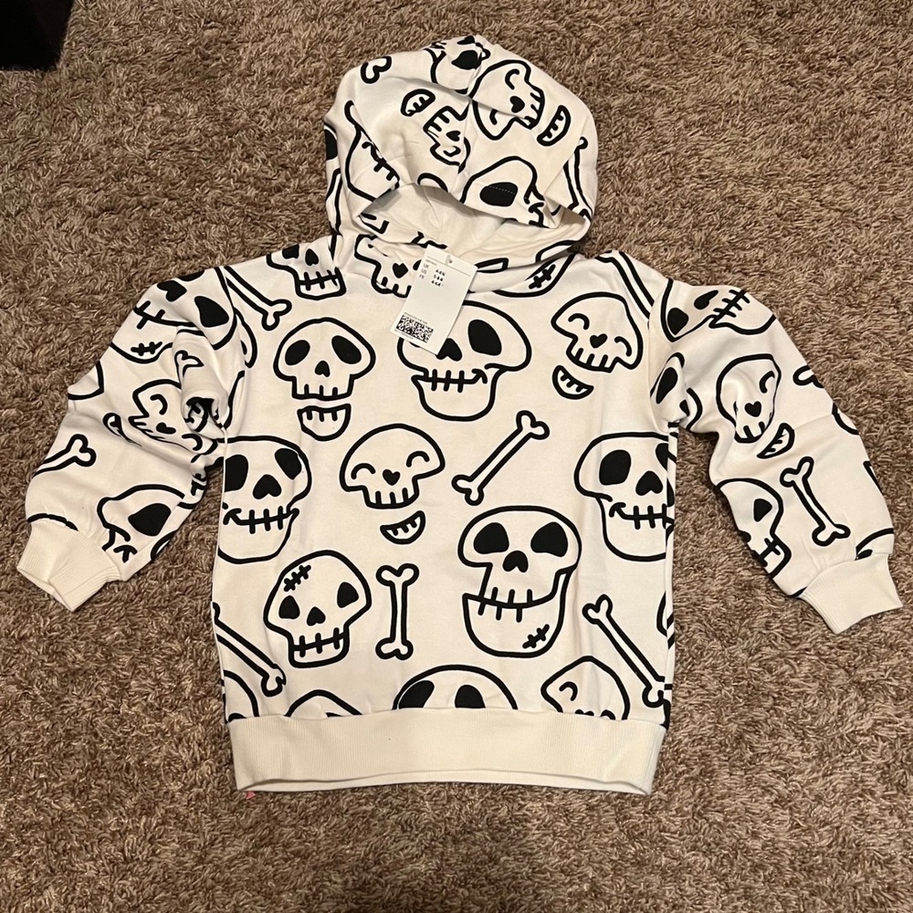 H&M Kids Skull Crossbones Hoodie Black White Pullover Sweatshirt 3T 4T NWT